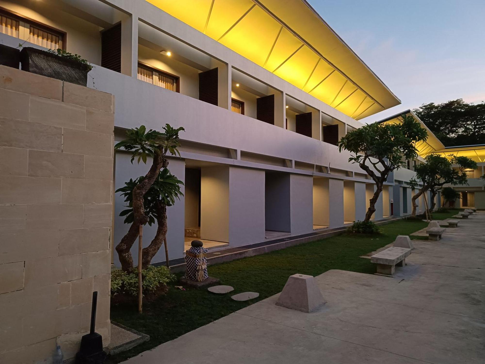 Kuta Living By Kamara Hotell Exteriör bild